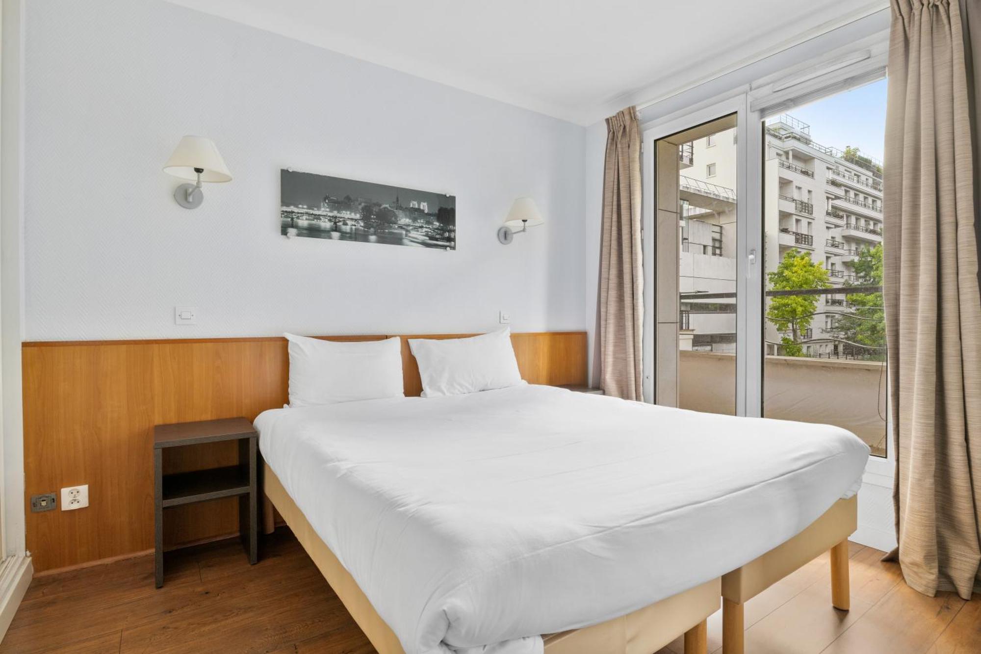 Grand Appartement Avec Balcon - Proche Parc Des Expo - Parking Privee Issy-les-Moulineaux Exteriér fotografie