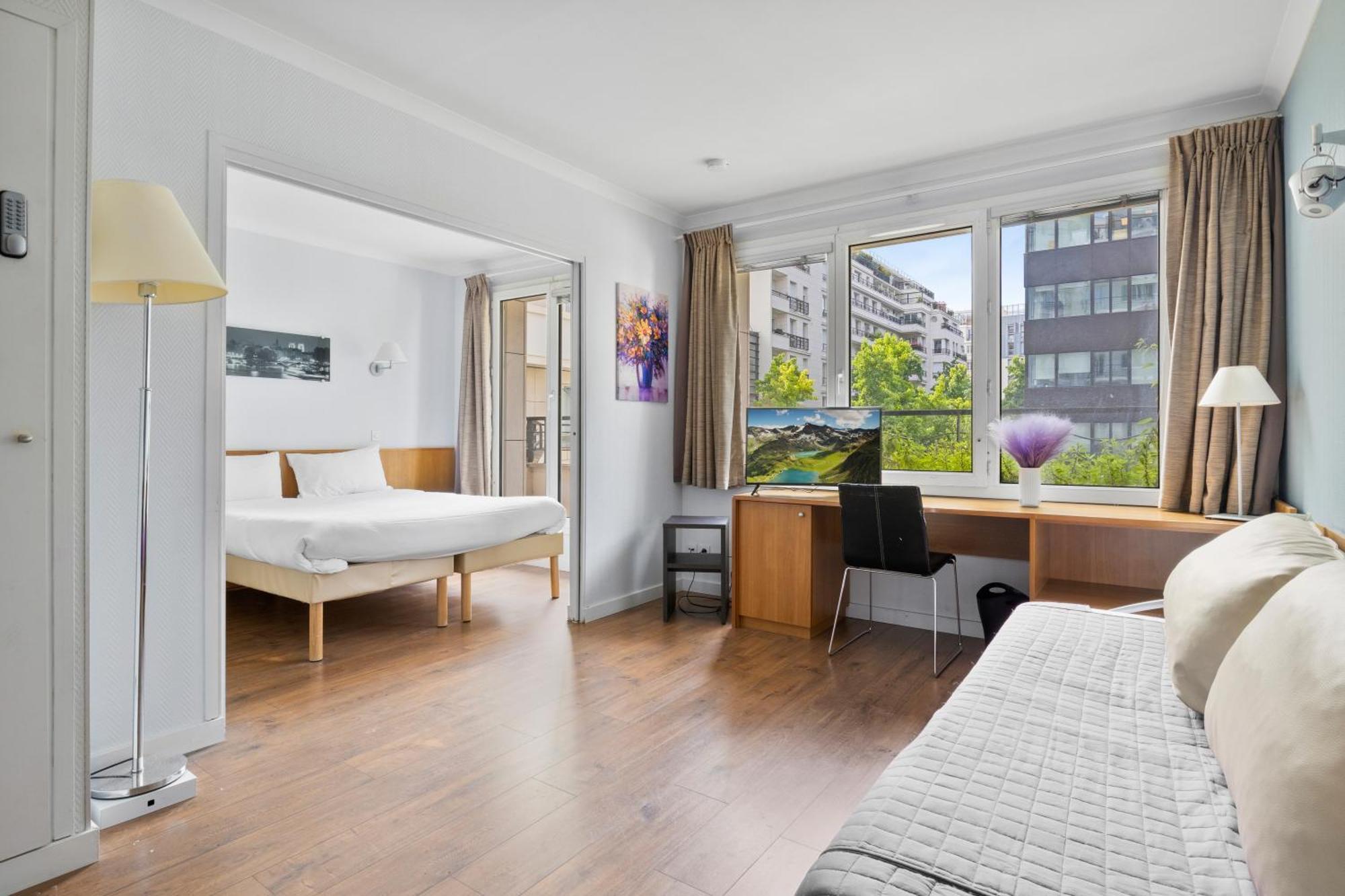 Grand Appartement Avec Balcon - Proche Parc Des Expo - Parking Privee Issy-les-Moulineaux Exteriér fotografie